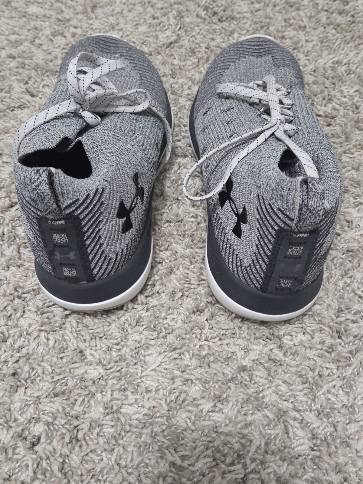 Under Armour Men's Size 12 Gray Knit Running Shoes Gym School 3019974 thumbnail 4