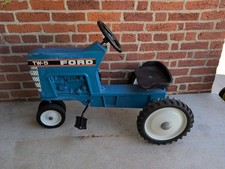 Ertl Ford Tw-5 Pedal Tractor Original 