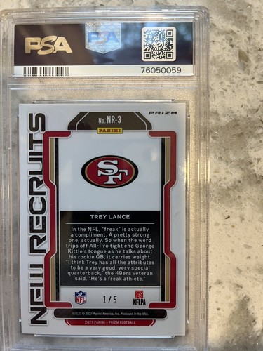 Prizm Trey Lance 2021 nuevo Recruits vinilo dorado numerado radiocontrol 1 de 5 PSA 8 - Imagen 2 de 2