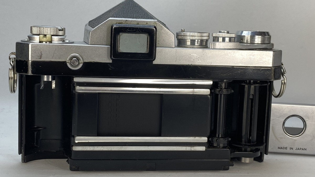 Nikon F Chrome Eyelevel prism plain finder 35mm Film SLR camera