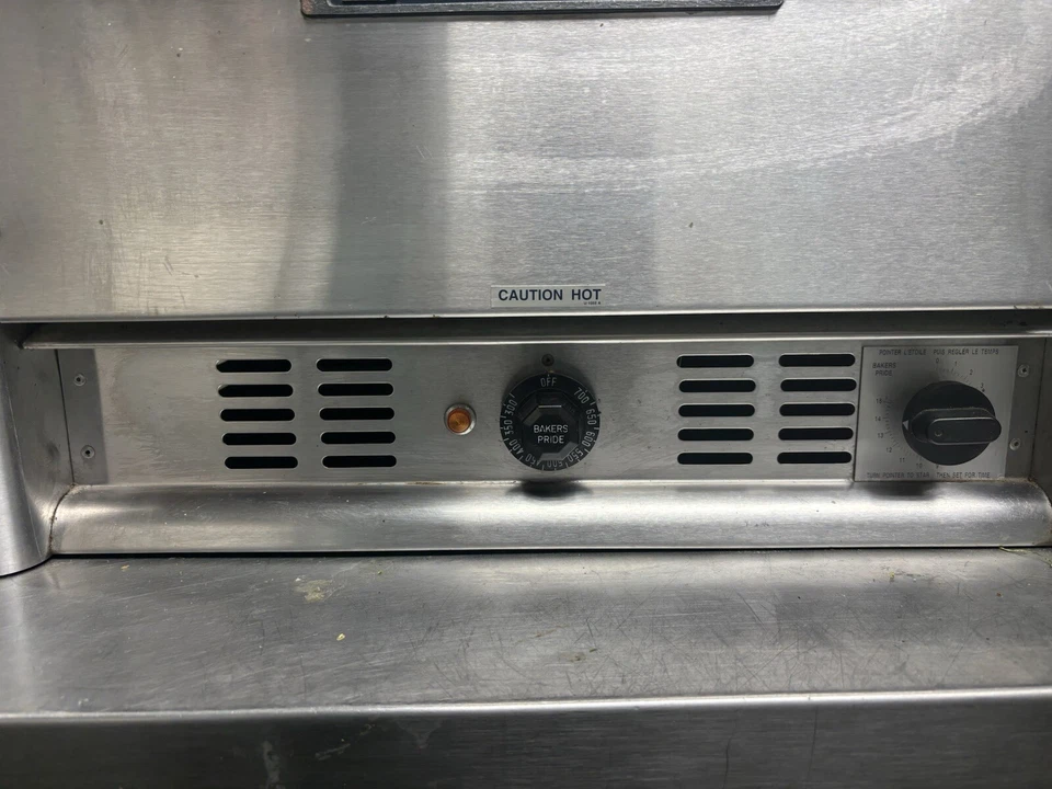 Horno para pizza con encimera Bakers Pride Foto 3 de 4