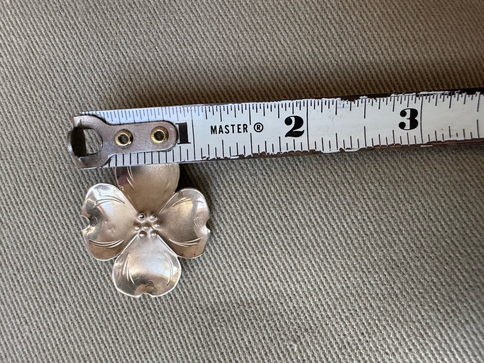 STUART NYE Sterling Silver  925 Vintage Single Flower Petals 1.5” Brooch Pin