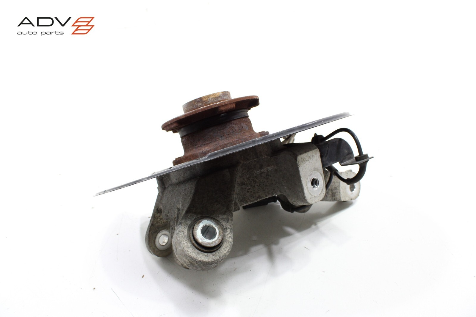 2017 - 2020 MASERATI LEVANTE REAR RIGHT PASSENGER SIDE SPINDLE KNUCKLE HUB OEM