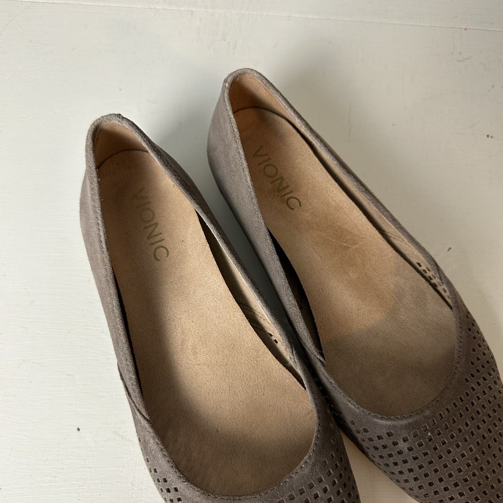 VIONIC- Posey Pointed Toe Flat Perforated Suede C… - image 5