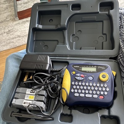 Brother P-Touch Etikettendrucker/ Drucker inkl. Tasche und Ladegerät Modell PT-1250