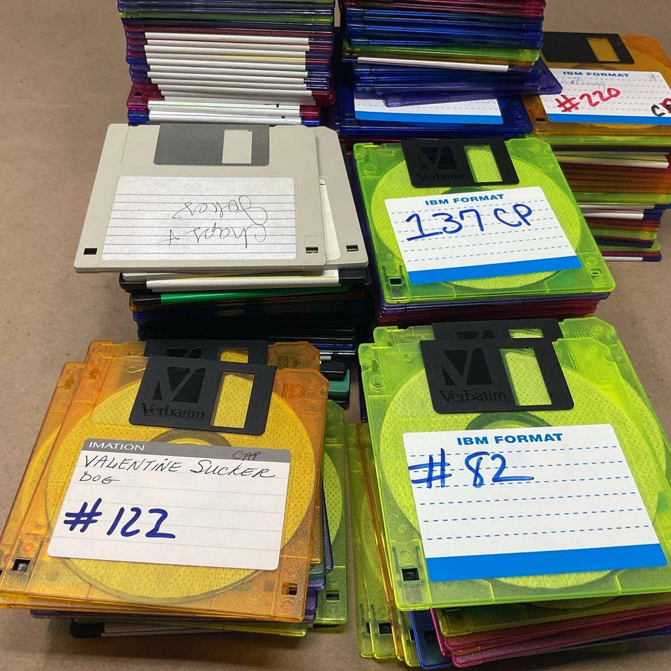Lot of 196 Used 3.5"  Floppy Disks Diskettes Discs Used - Image 2 of 2