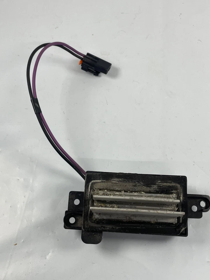 HVAC Blower Motor Resistor GM OE 52409643, pulled from wrecked 2005 Escalade - Image 3 of 3