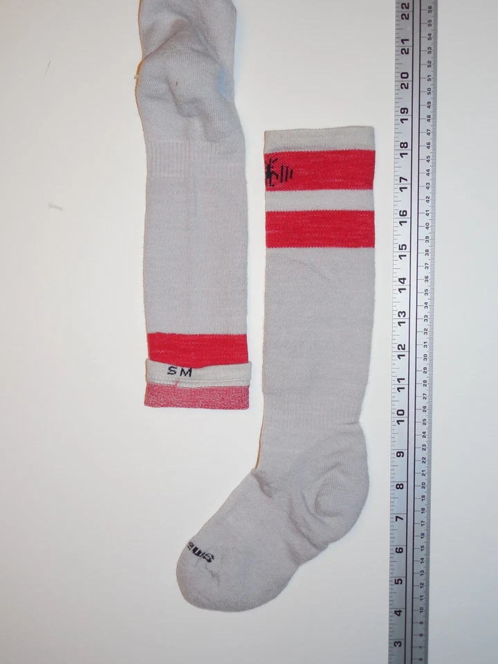 SMARTWOOL SKI Socks Women's Small 4-6.5 Knee High Light Gray Red Padded Shin - Image 2 of 2