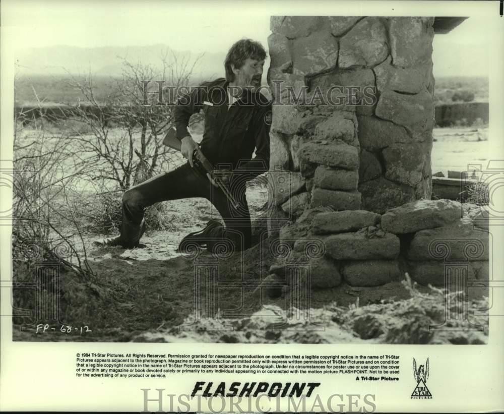 1984 Press Photo Actor Kris Kristofferson in a shoot out in 