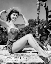 ACTRESS DEBBIE REYNOLDS PIN UP - 8X10 PUBLICITY PHOTO