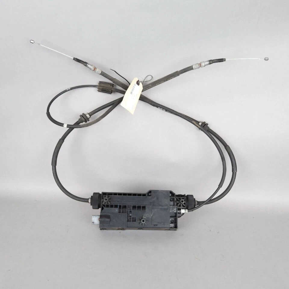 Actuador de freno de estacionamiento BMW X5 X6 2014-2018 con cables 34436874220 OEM usado Foto 4 de 4