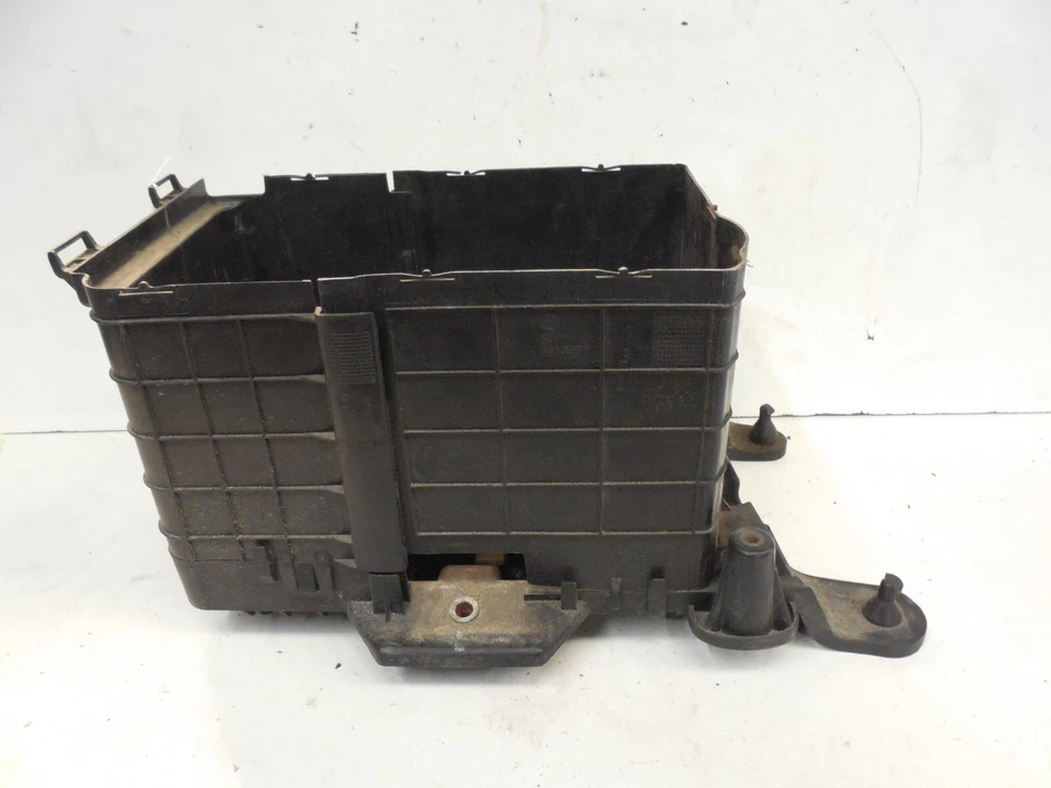 Caja bandeja batería trasera 2006-2013 muchos Audi A3 Quattro 2,0 L con laterales VW Foto 4 de 4