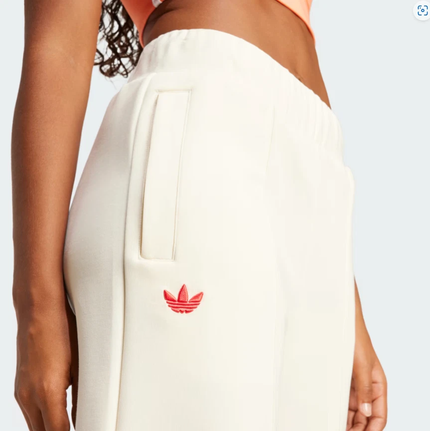 Calça de atletismo feminina listrada creme Adicolor Neuclassics JI8517 - Adidas Original - Imagem 3 de 4