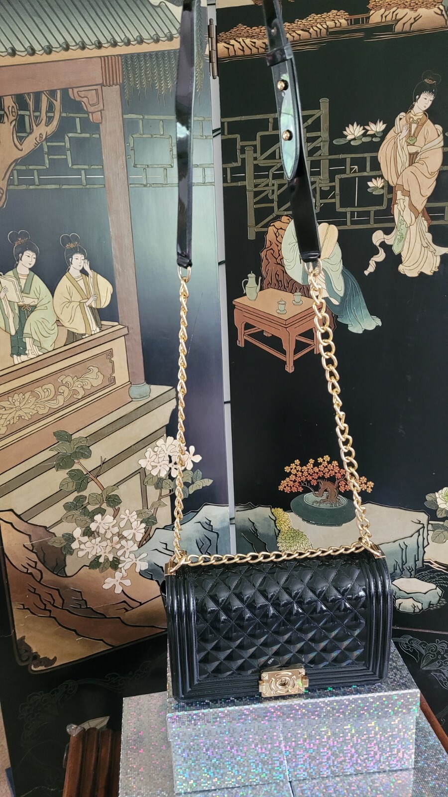 Black Patent Leather Solid Structured Handbag W G… - image 4