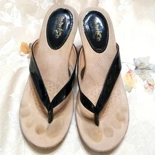 Coach and Four Black flip flop wedge sandal - size 7 - gently used