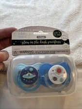 Le Bebe 2 pack Glow In The Dark Pacifiers w/Travel Case, 0-6 Months, Blue CM6992