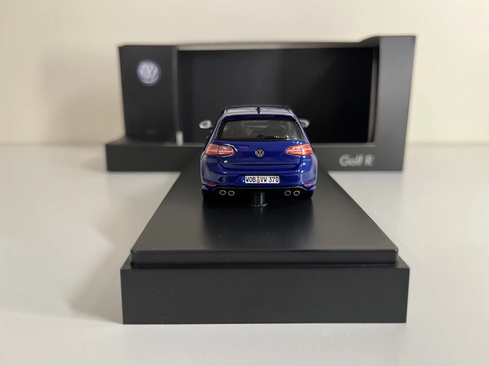 Coche modelo raro Spark 1:43 Volkswagen VW Golf R Mk7 Lapiz azul (5GV099300D5K) Foto 4 de 4