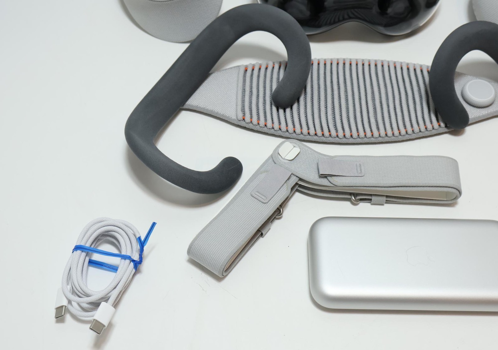 Apple Vision Pro Headset 512GB Spatial Computer (1st Generation) MQL93LL/A Used