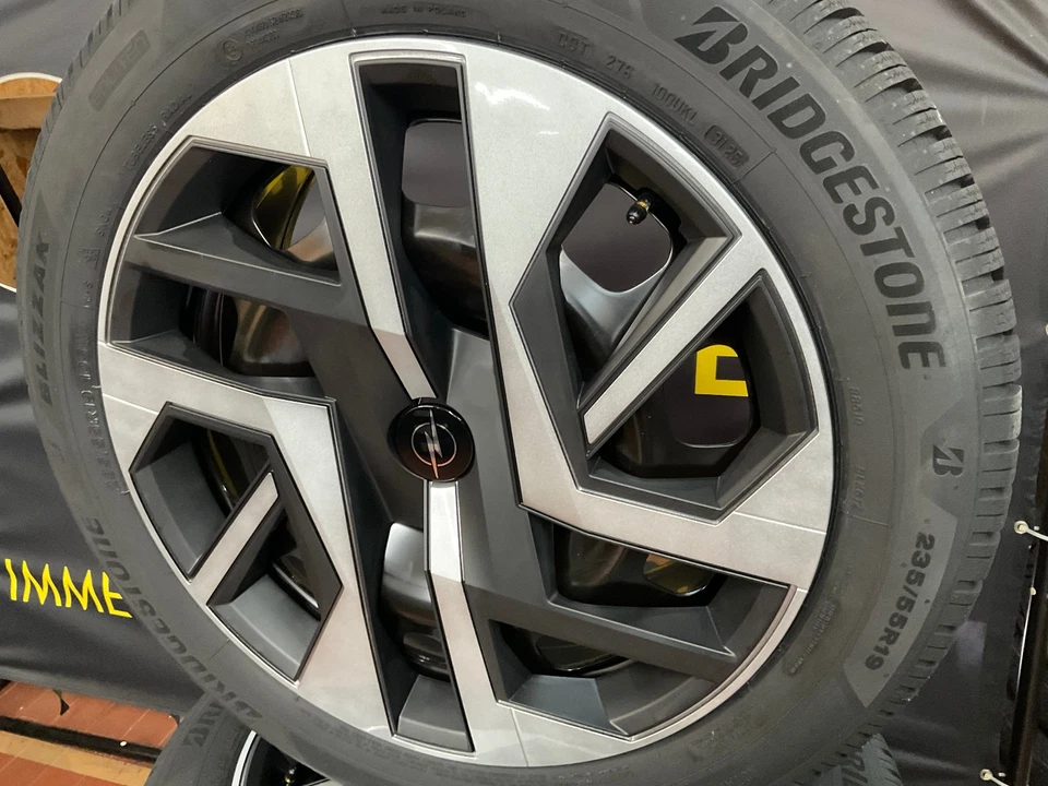 4 Winterräder neuer Opel Grandland OV64 Bridgestone 235/55 R19 105W 1697355980 - Bild 3 von 4