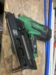Metabo HPT 18v Cordless Framing Nailer 30 Degree NR1890DC PARTS OR REPAIR