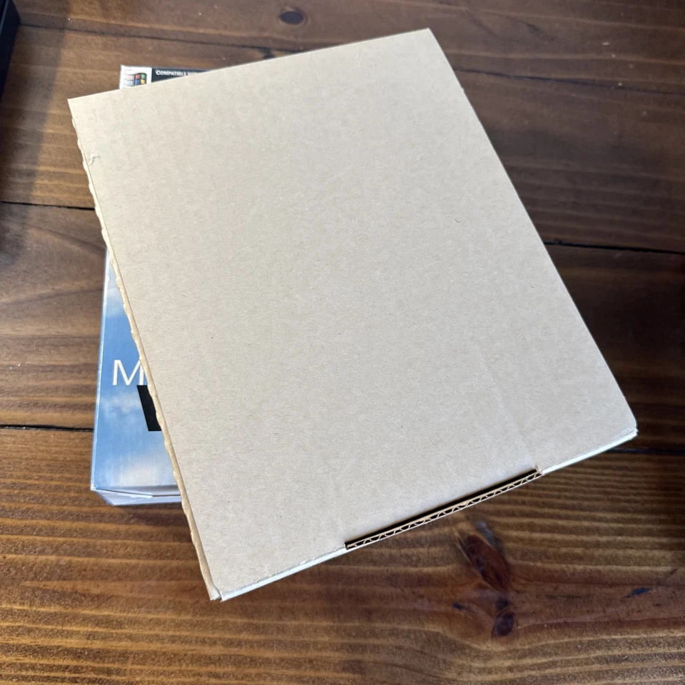 Microsoft Windows 95 Upgrade CD-ROM Internet Explorer Starter Kit Box - Image 3 of 4