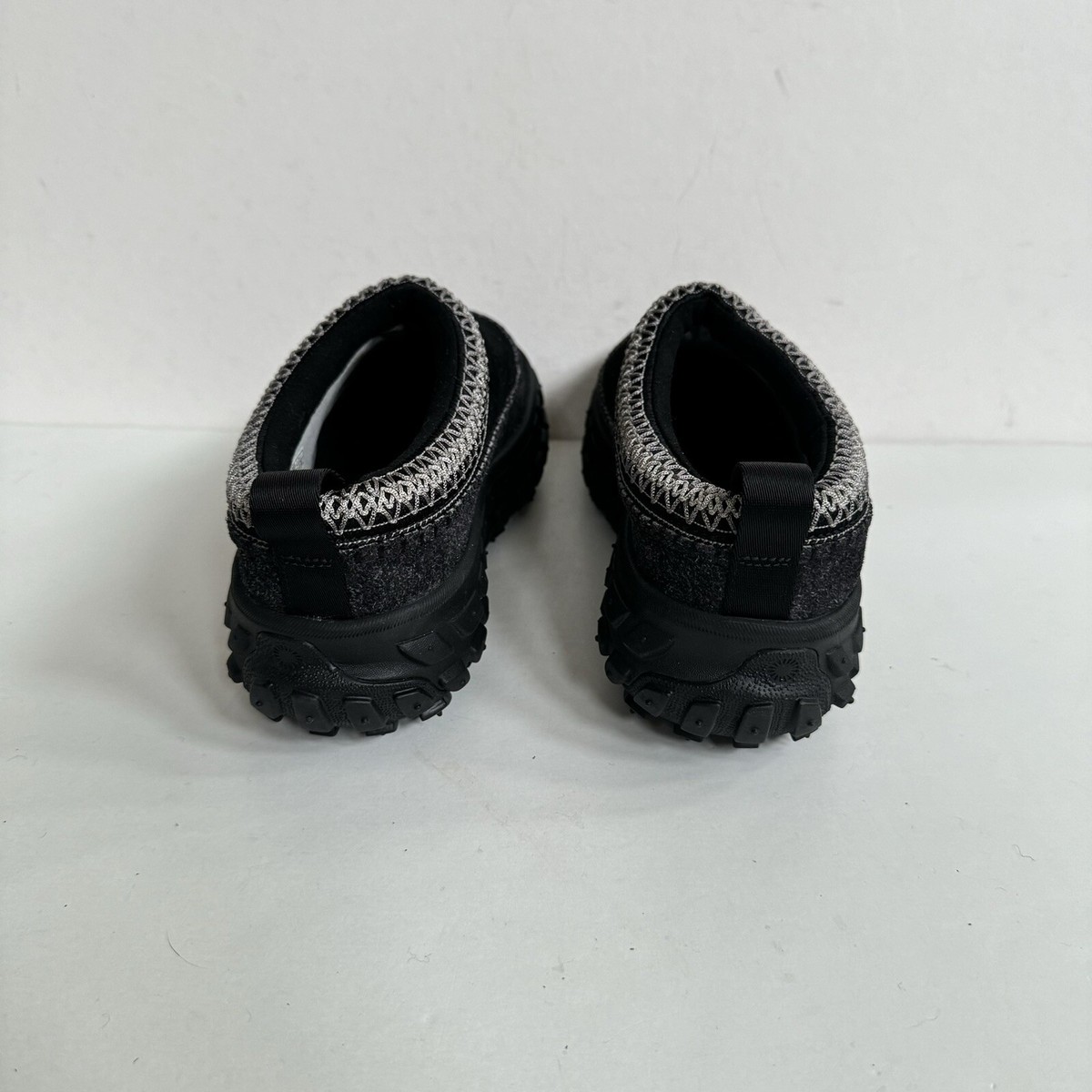 UGG ALL GENDER VENTURE DAZE BLACK / BLACK SLIP ON SHOES MEN US 4