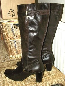adjustable knee high boots