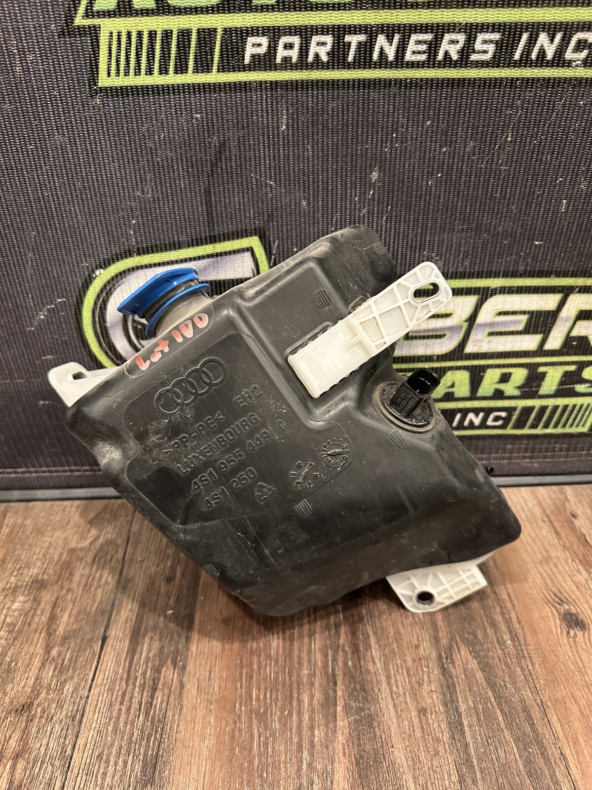 2017-18 AUDI R8 WINDSHIELD WASHER RESERVOIR TANK OEM 4S1 955 449