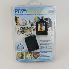 Innovage Products Digital Photo Keychain 60 Color Photos 8Mb W/ Charger, NEW