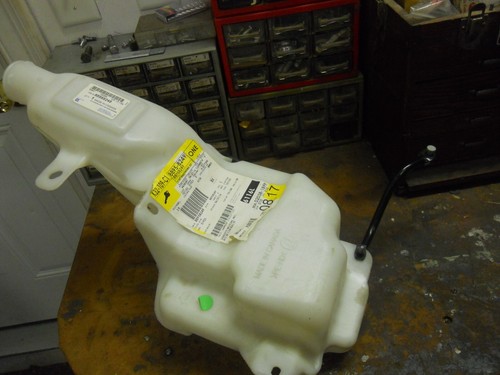 GM PN 88958249 Washer Container W hdlmp wshers.2004-2009 Cadillac SRX New