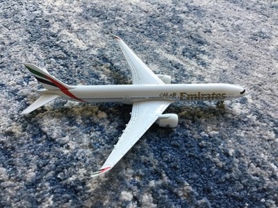 Lot of Many Darron (and other brands) Model Aircraft--Scale Varies