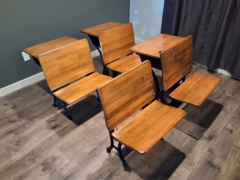 3 escritorios escolares antiguos para niños y 1 silla, Chicago y Nueva York, #3 y #4 Foto 2 de 4