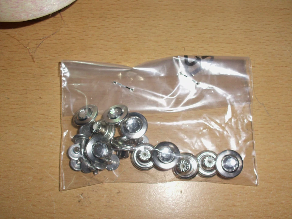 MARKENLOS (0,87€ / Stück) 10 Stück Moderne Jeansknöpfe (Nietknöpfe) ca: d 15 mm (Ste)