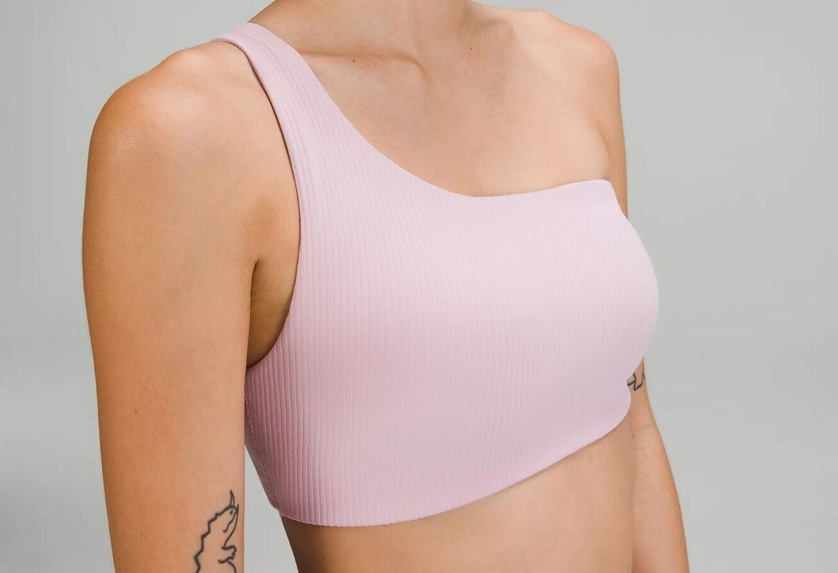 新品未使用　Lululemon 薄いピンク ブラ　サイズ8 Lululemon Free To Be Zen Bra sz 8 in Black Blue Croc print