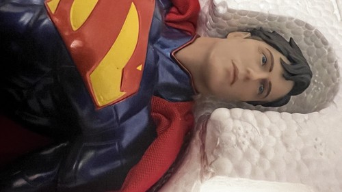 Superman Statue DC Comics Icons 1465/5200 DC Collectibles - Picture 10 of 14