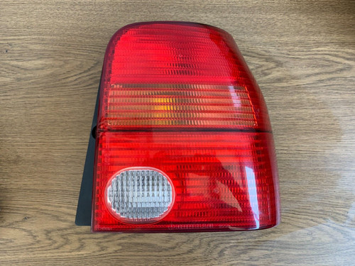 Heckleuchte Rücklicht Hinten Rechts VW Polo Lupo  38020748  *A-069