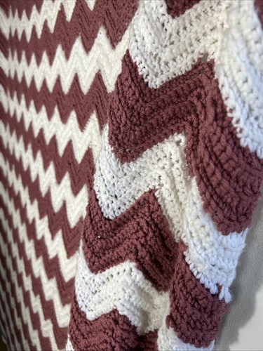 Handmade Zig Zag Crochet Chevron Afghan White And Pink Throw Blanket 66"x 52" - Picture 5 of 10