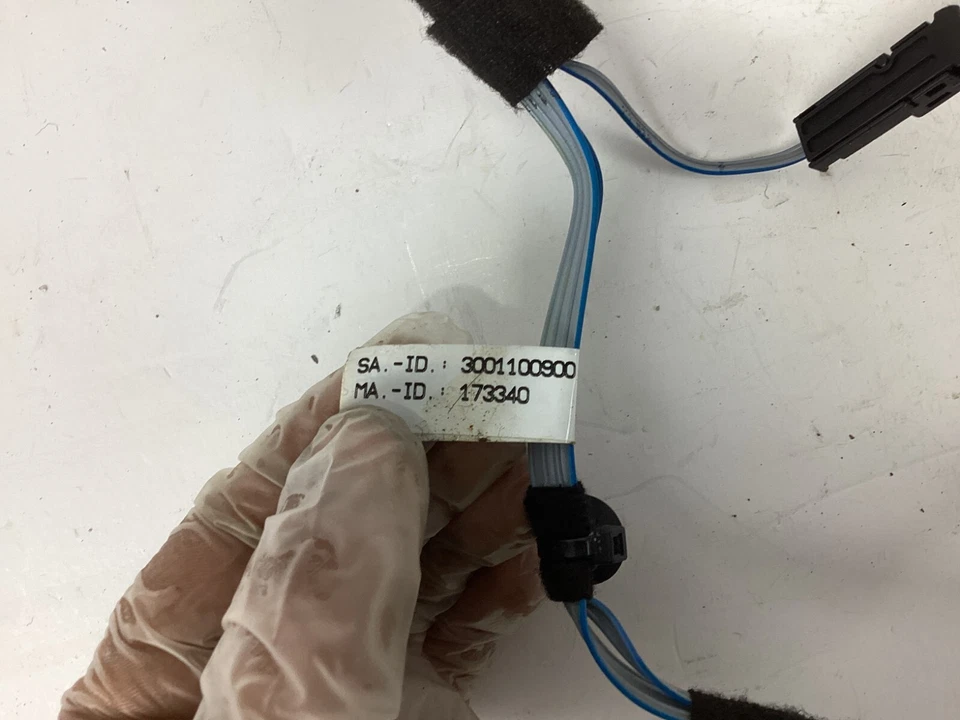 Arnés de cableado de puerta trasera Mercedes-Benz C300 C350 2008-2014 A2045402710 OEM Foto 3 de 4