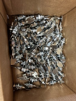 50 5/8 locks new keyed alike fit  modern slot machines with 2 keys and 1 cam eac