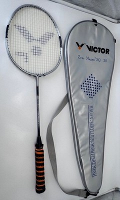 Badmintonschläger Victor Zeus Magan SQ 20 HM Graphite mit Tasche