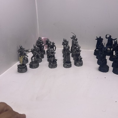 Star Wars Chess Pieces 34 Replacement Figures Silver and Black Pewter Tone 2005