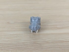 2006 LEGO Knights Kingdom Gargoyle Bridge 8822 - Light Gray Wolf Head (53457)