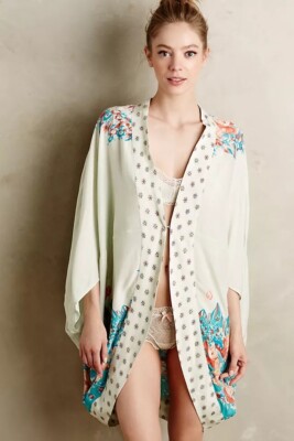 Anthropologie Eloise Nami Robe Size XS / S Floral Oversized Cocoon Kimono