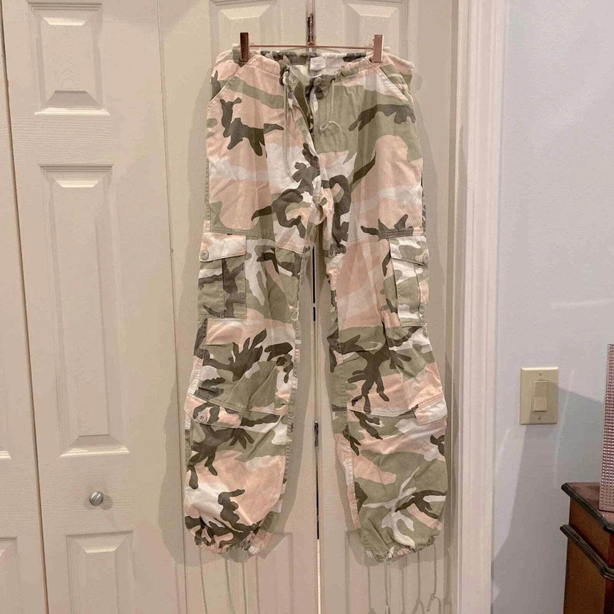 Women’s green and pink camo cargo pants