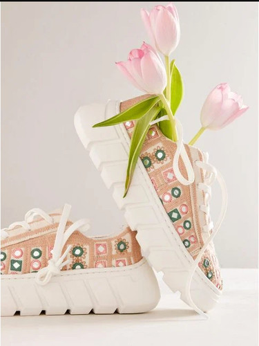 New Free People Catch Me If You Can Sneakers size 8 MSRP: $138