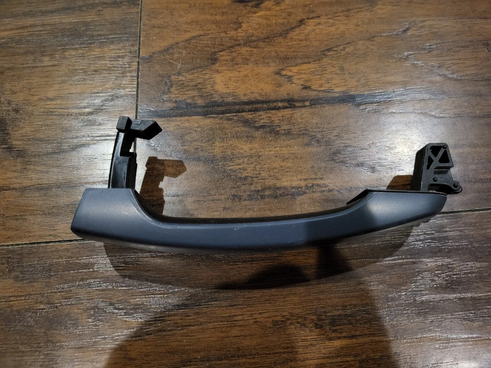 Chevrolet Malibu Equinox GMC pintura de terreno a juego manija de puerta nuevo OEM 22867552 Foto 2 de 3