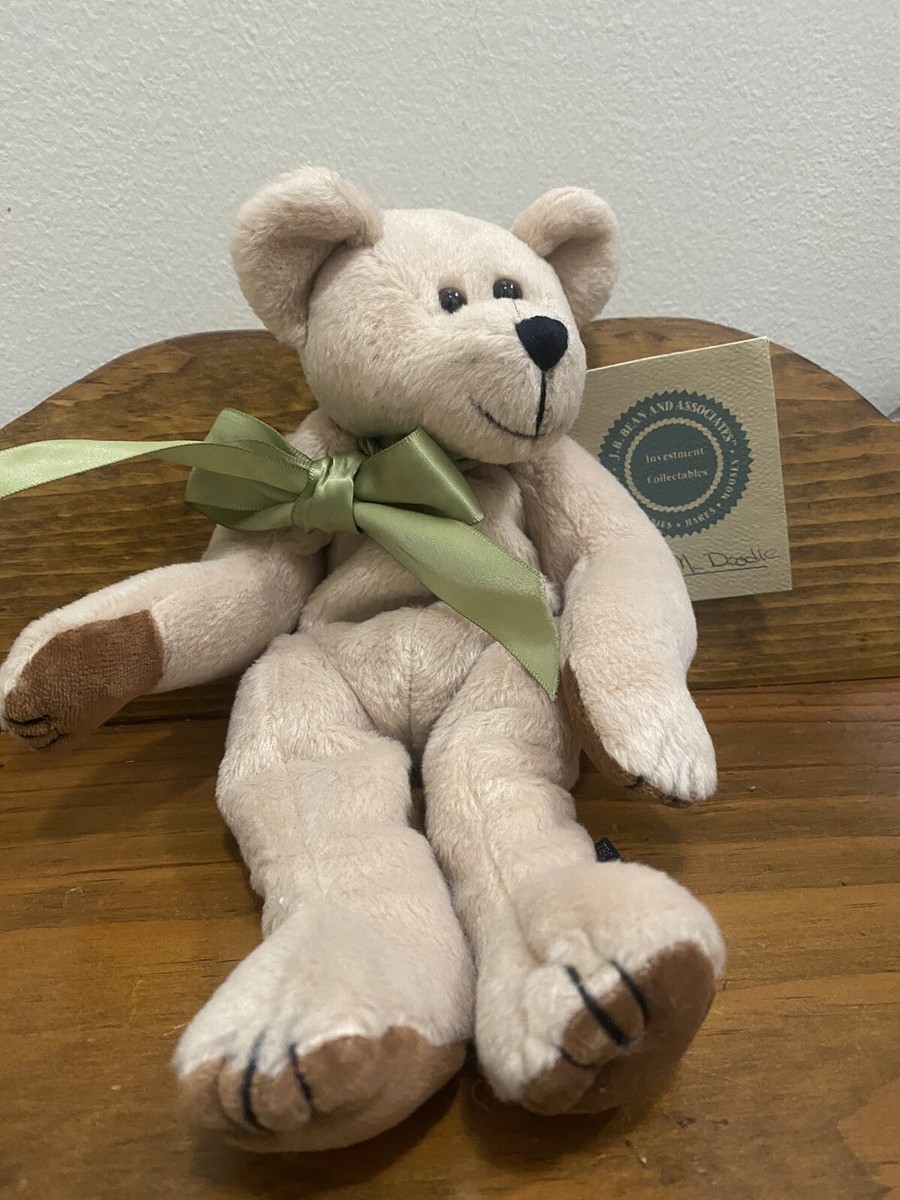 Boyds Bears J.B. Bean and Associates Paddy Bear Plush with Green