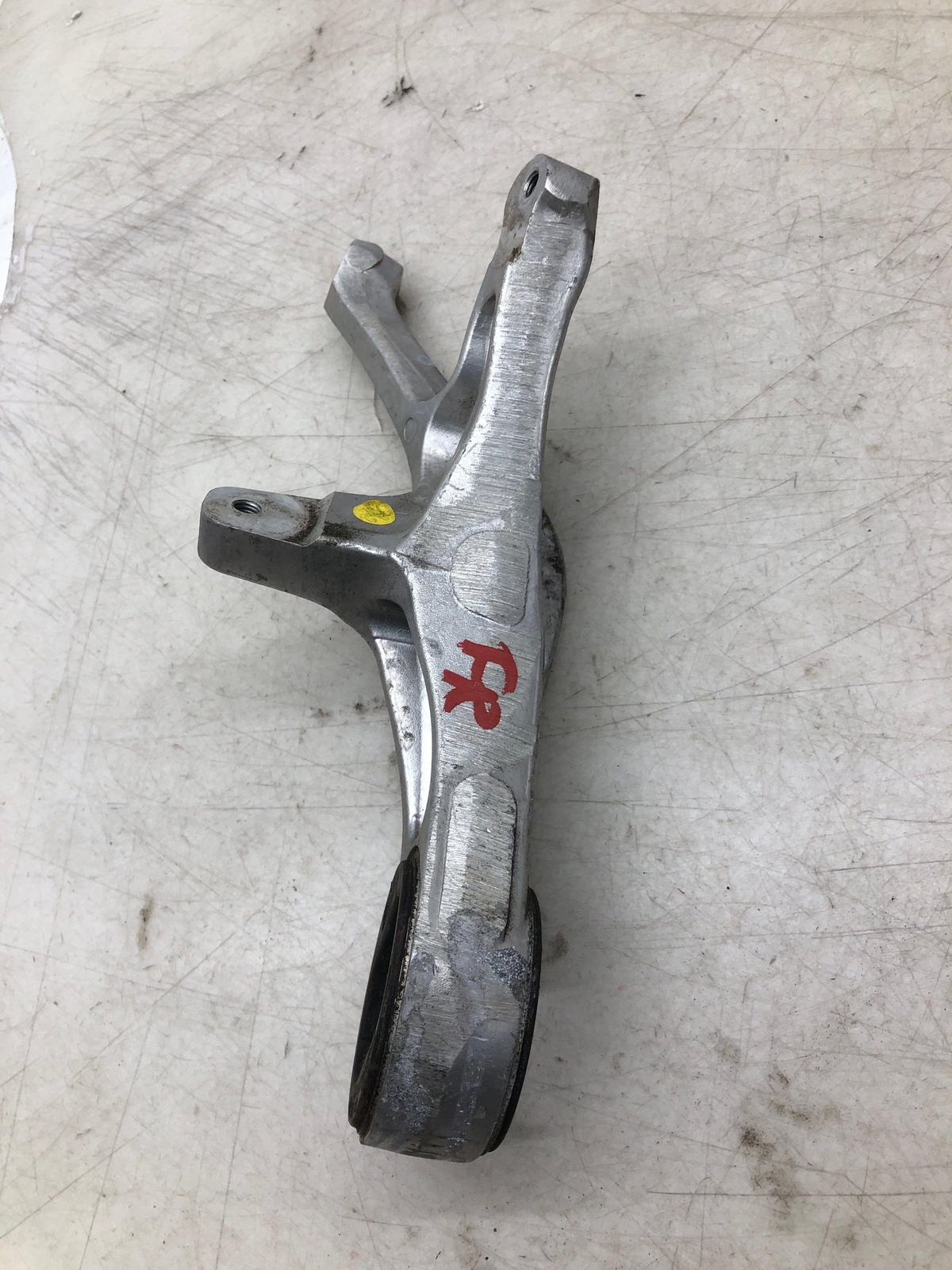 2016-2020 BENTLEY BENTATGA TRACK CONTROL ARM ENGINE MOTOR MOUNT 36A199737