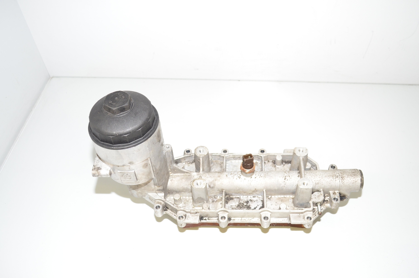 BMW E38 740d E65 Ölfiltereinheit Oil filter unit 2354129 2249983 