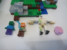 Lego (21123) Minecraft, The Iron Golem, Used, 100% Complete With manual and Box